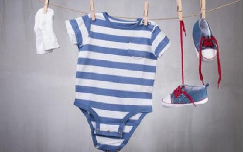 Reasons to Choose Neutral Colors for Baby Clothes and How They Affect Baby’s Development