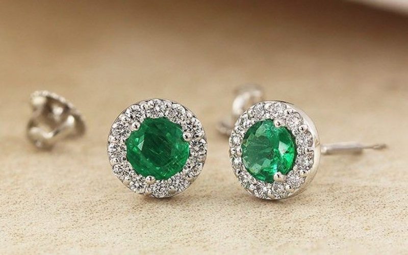 What Type Of Alexandrite Earrings You Should Choose For Your Wedding?